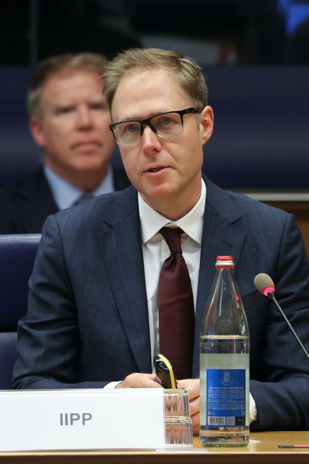 David Eaves presenting to the Eurogroup in Luxembourg